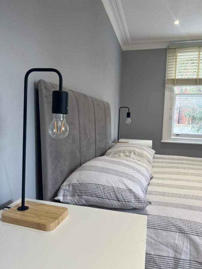 Lovely 2-Bedroom Victorian Flats London Eksteriør billede